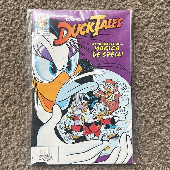 Disney Comic Book Set with Blue and Red Covers - Picture 5 of 6